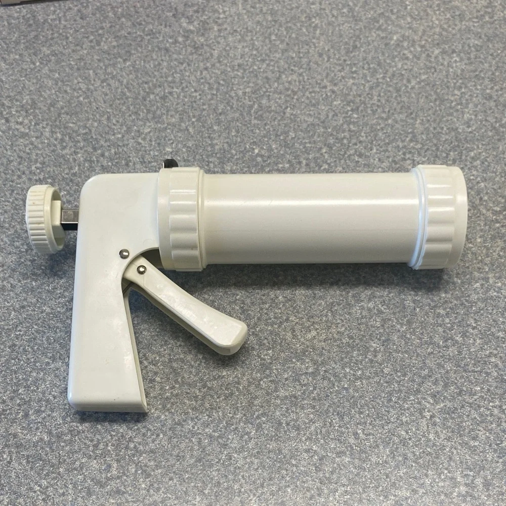 Wilton White Cookie Press with Assorted Discs